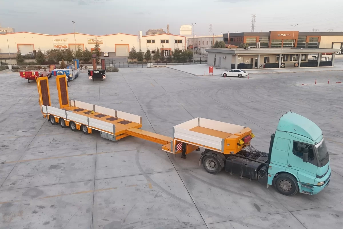 EXTENDABLE LOWBED TRAILER