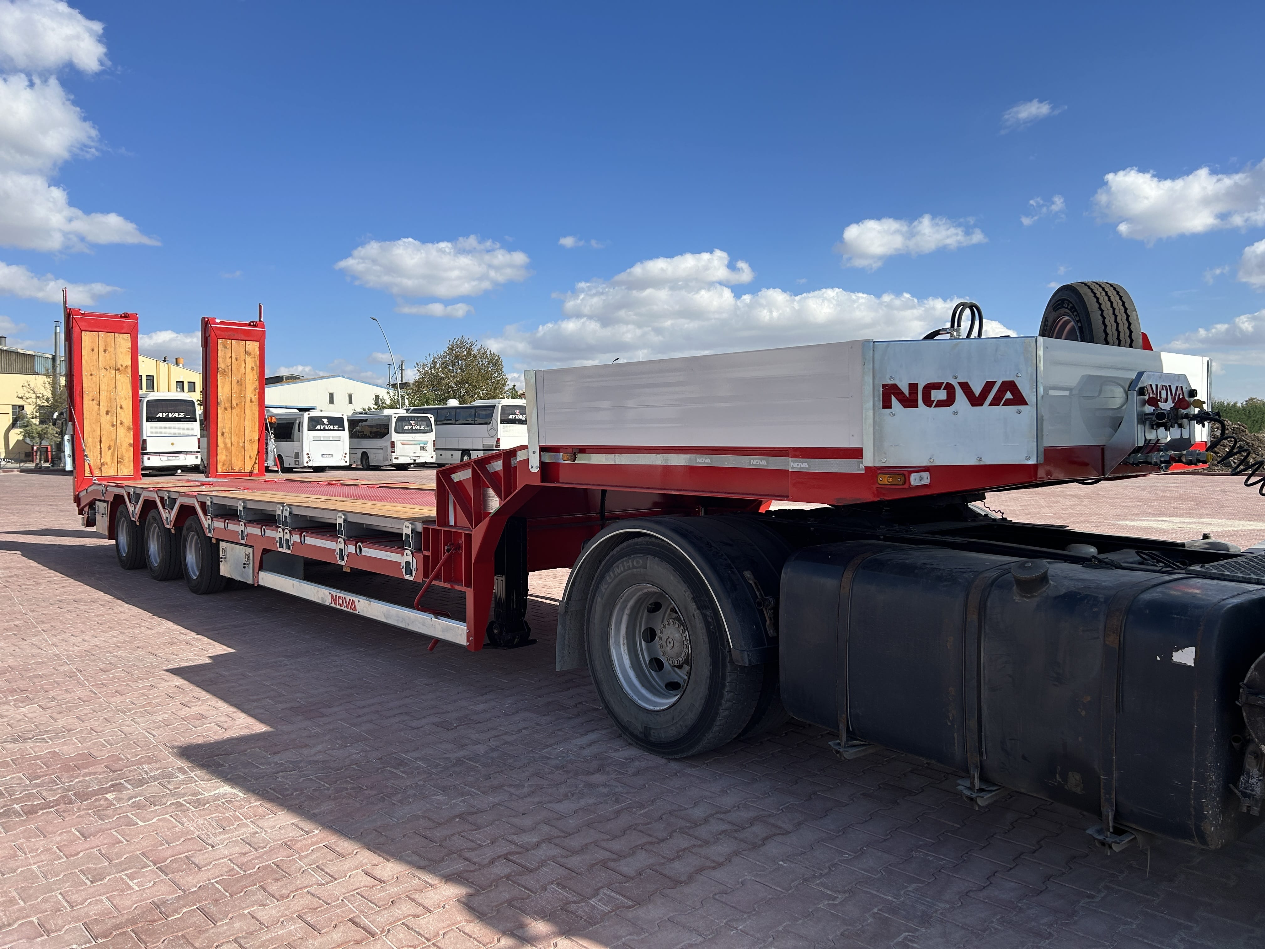 3 Axle Lowbed 9,9 meter Platform