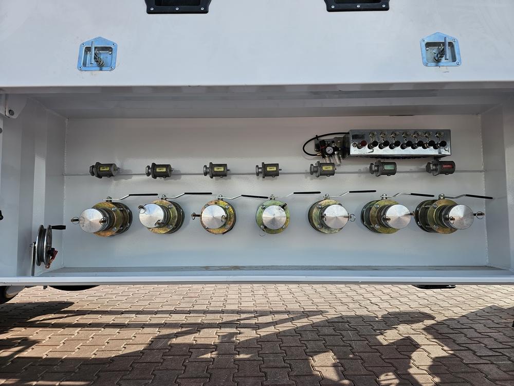 Tanker Semi Trailer for Fuel, Diesel, Petrol