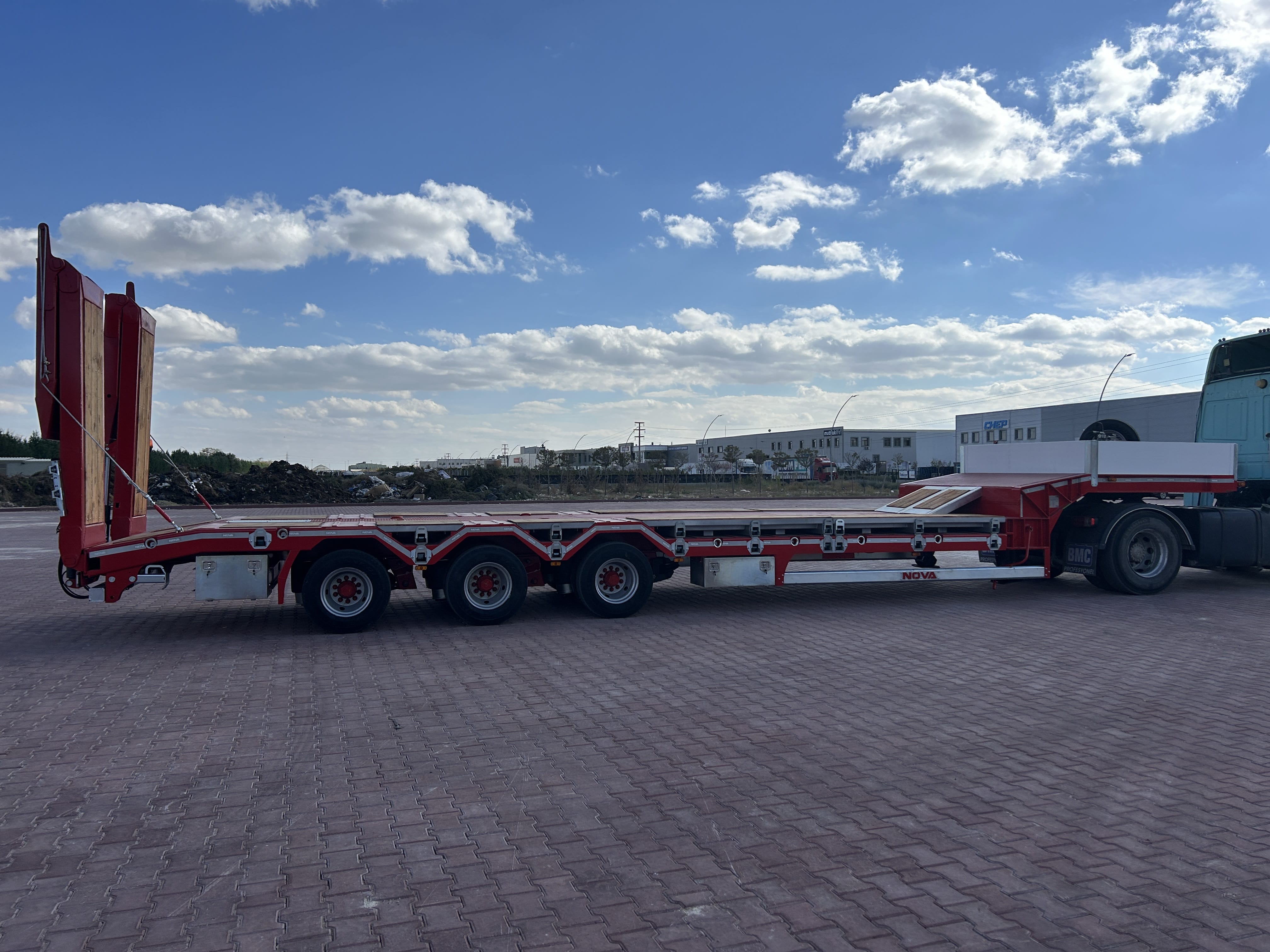 3 Axle Lowbed 9,9 meter Platform