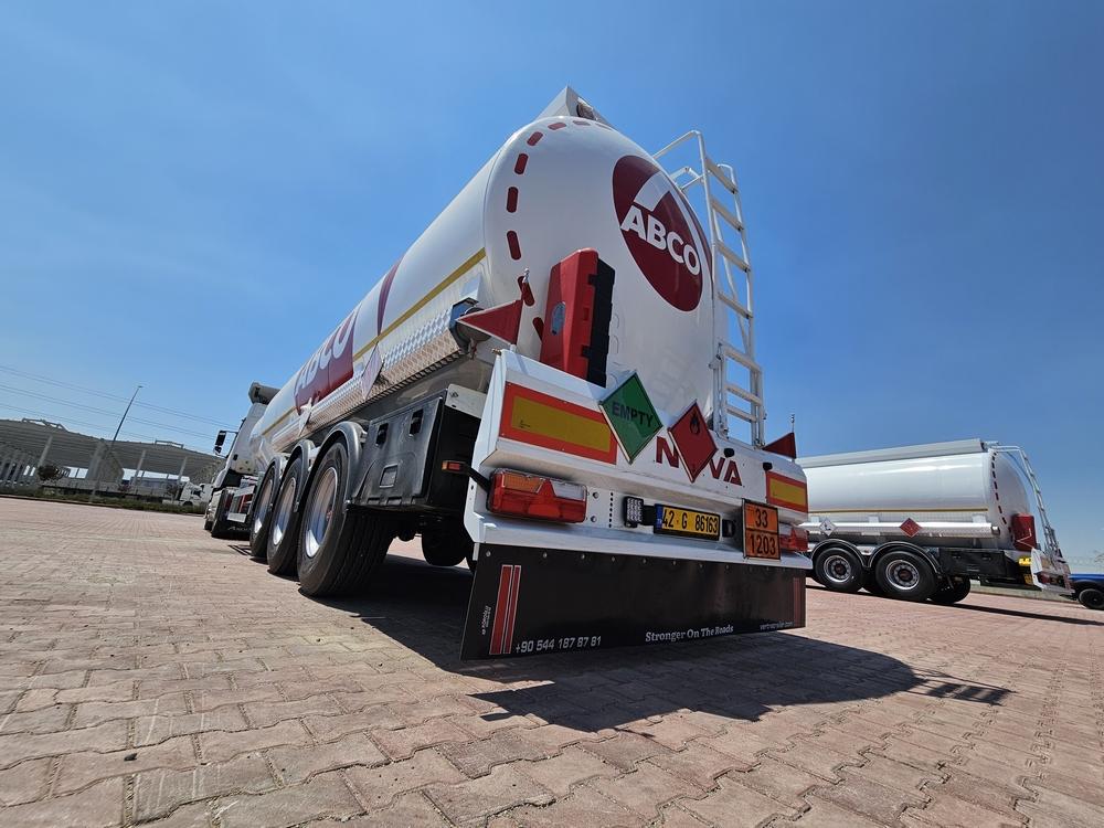 Tanker Semi Trailer for Fuel, Diesel, Petrol