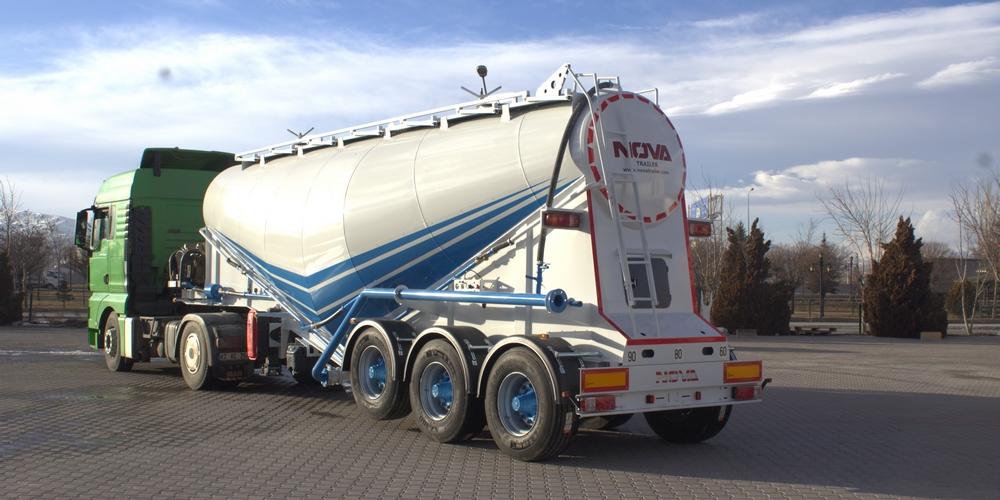 Cement Bulker Trailer with Compressor