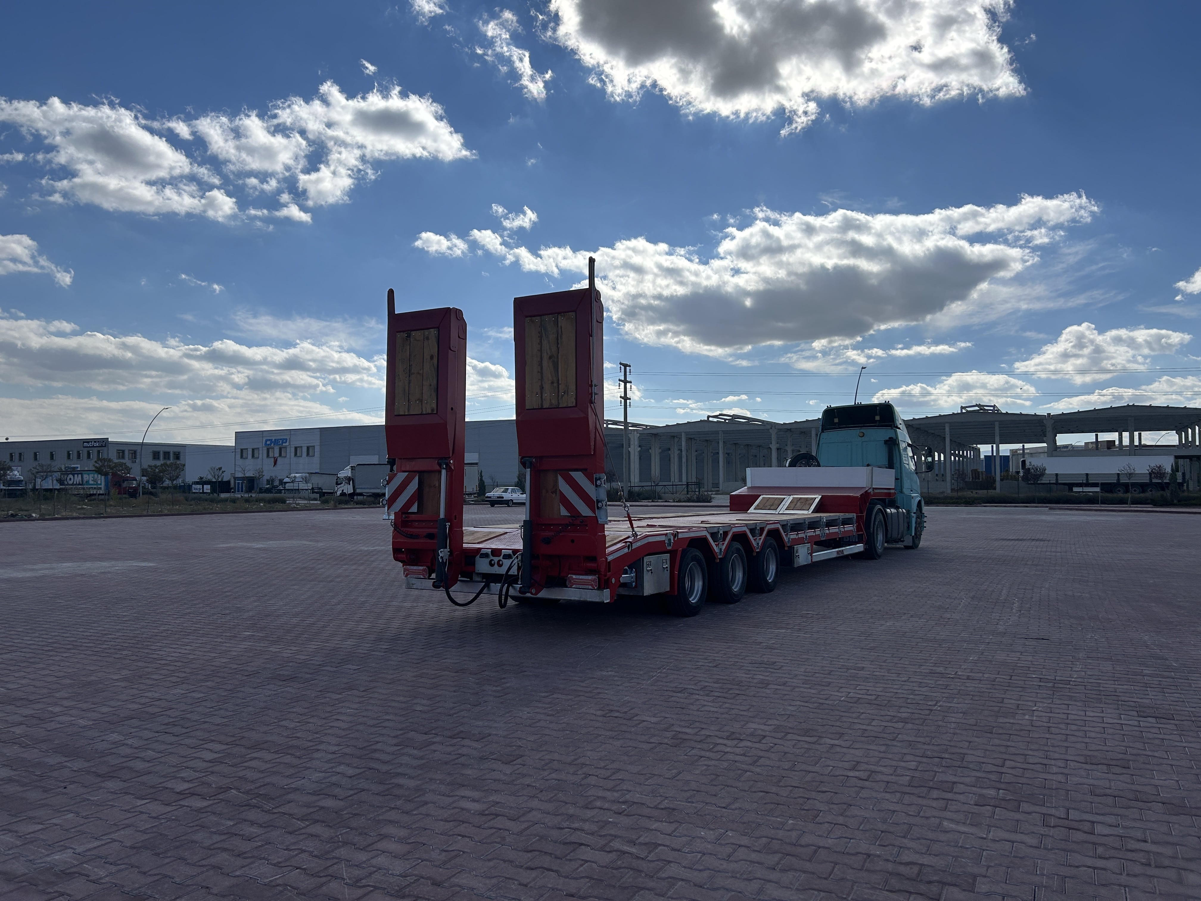 3 Axle Lowbed 9,9 meter Platform