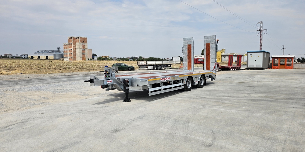 TANDEM LOWBED