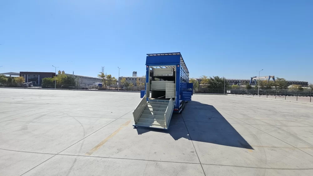 ANIMAL TRANSPORT SEMI TRAILER