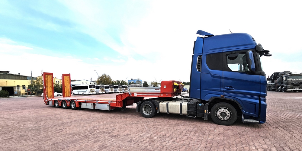 LOWBED TRAILER 3 AXLE