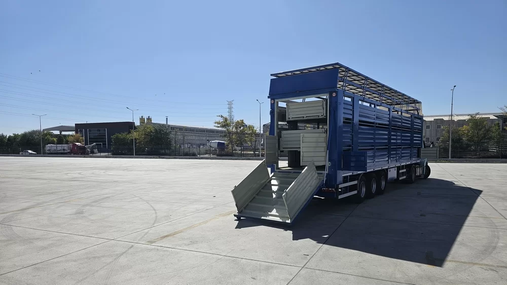 ANIMAL TRANSPORT SEMI TRAILER