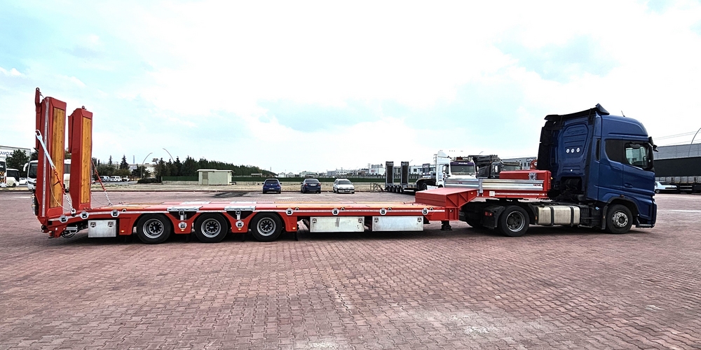 LOWBED TRAILER 3 AXLE