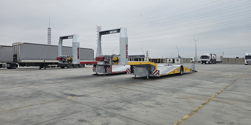 TRUCK TRANSPORT TRAILER