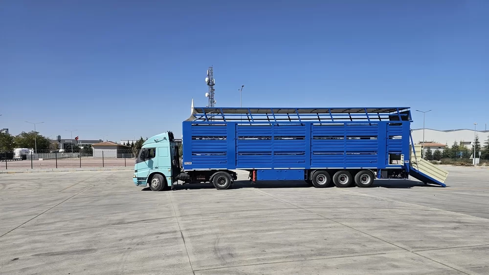 ANIMAL TRANSPORT SEMI TRAILER
