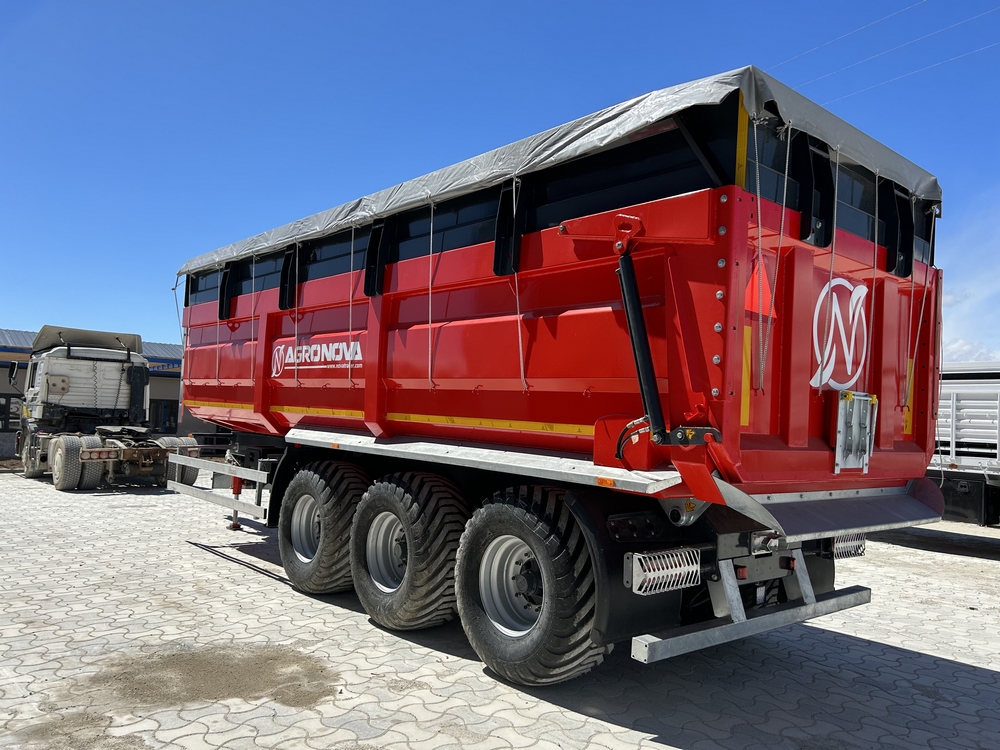 TRIDEM DUMP TRAILER