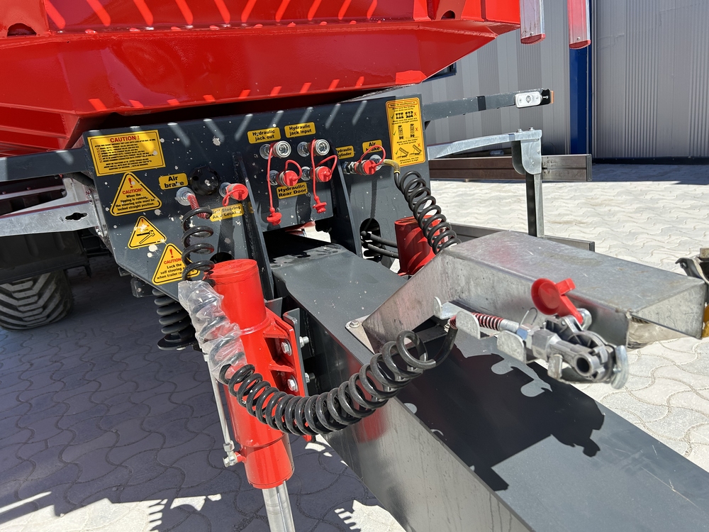 TRIDEM DUMP TRAILER