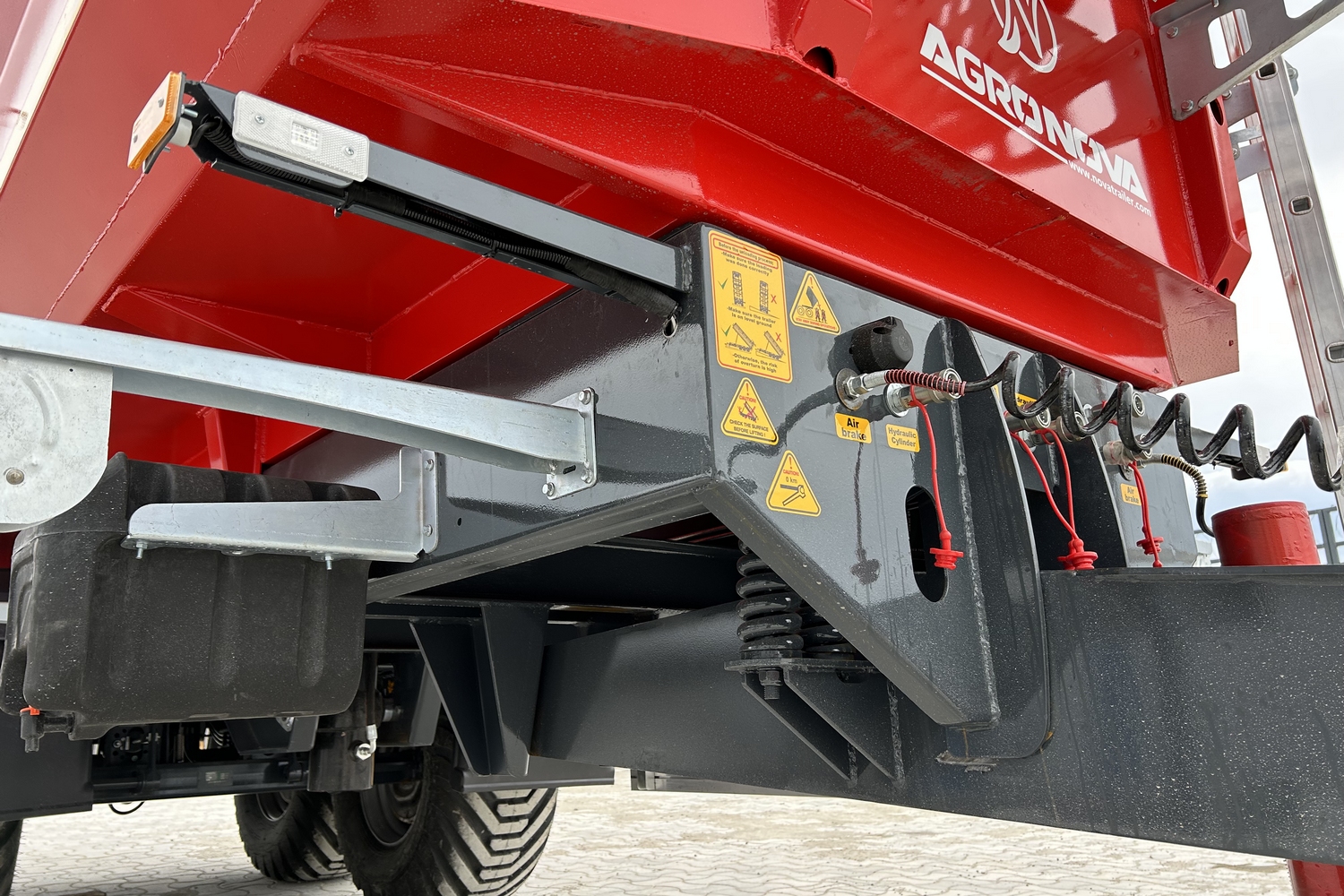 TANDEM DUMP TRAILER