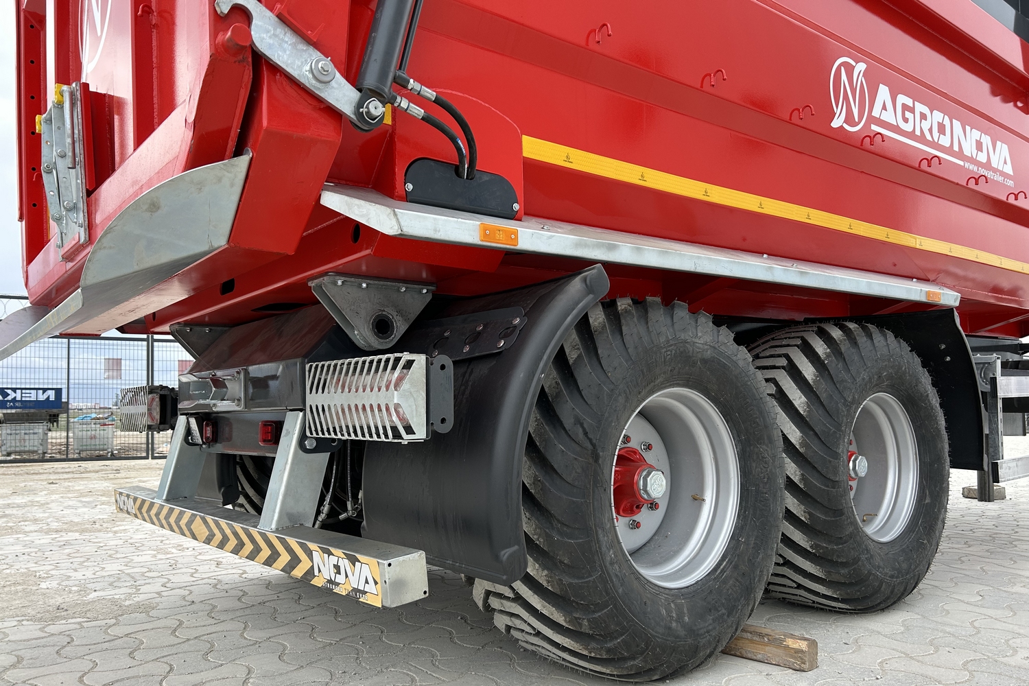 TANDEM DUMP TRAILER