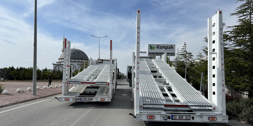 CAR TRANSPORT TRAILER
