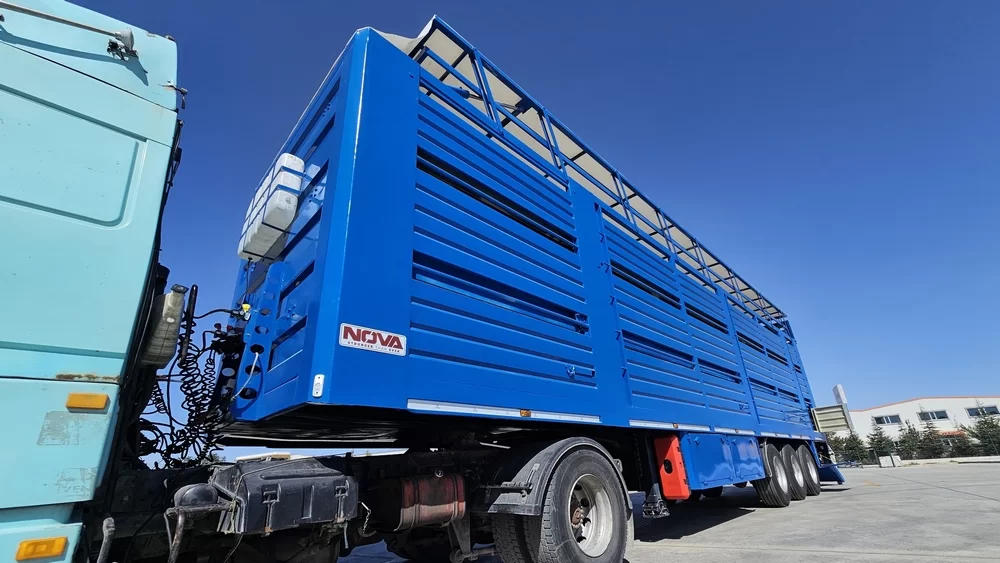 ANIMAL TRANSPORT SEMI TRAILER