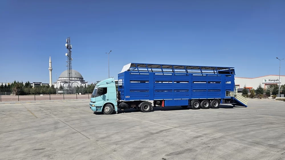ANIMAL TRANSPORT SEMI TRAILER