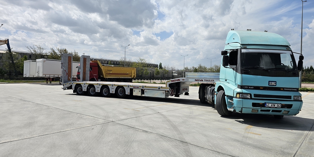 LOWBED TRAILER 4 AXLE