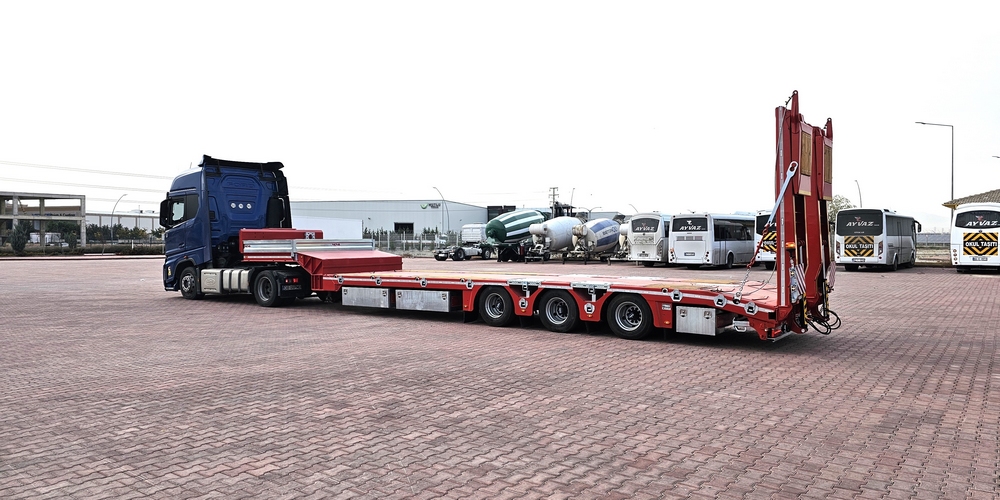 LOWBED TRAILER 3 AXLE