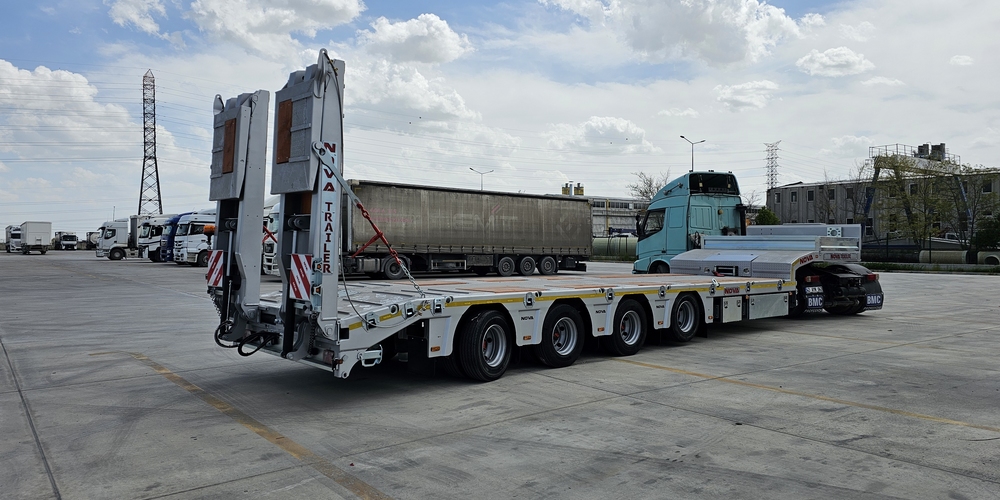 LOWBED TRAILER 4 AXLE