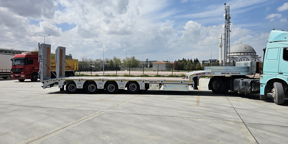 LOWBED TRAILER 4 AXLE