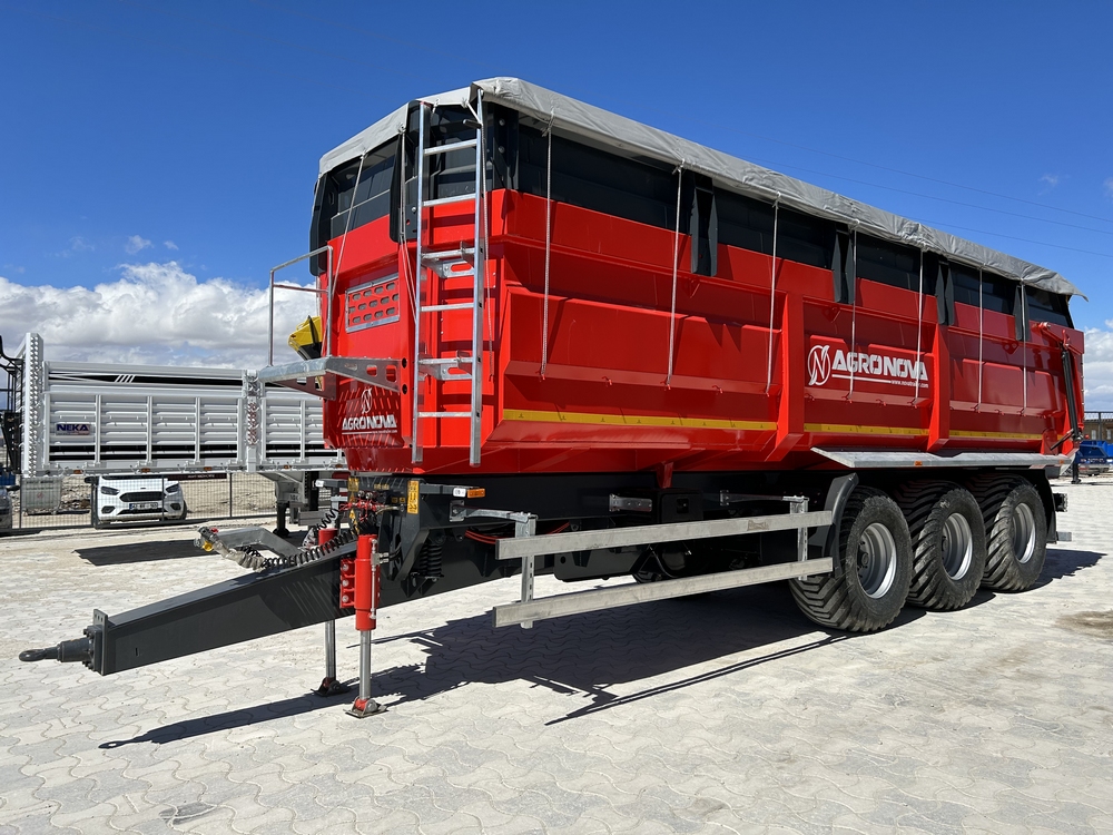 TRIDEM DUMP TRAILER
