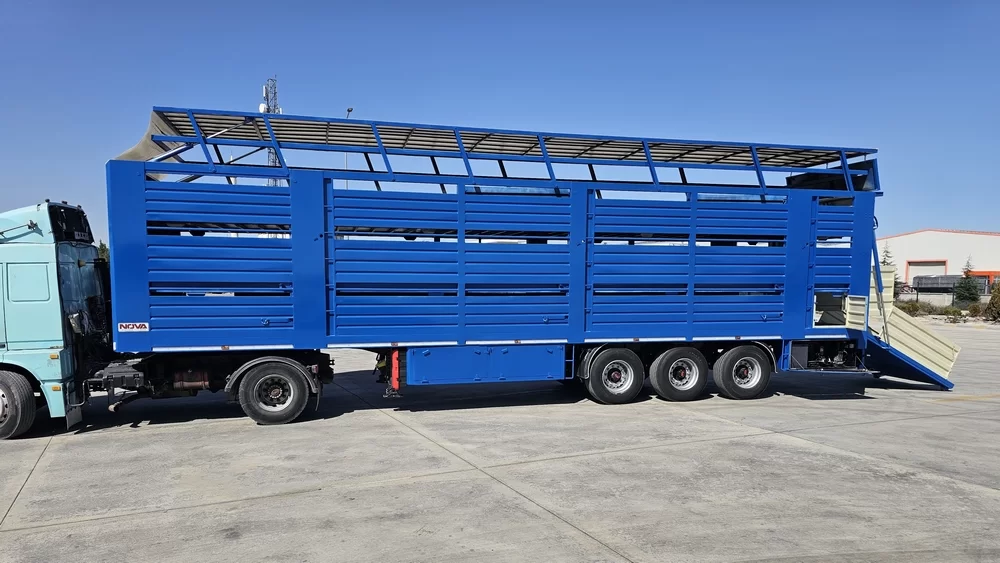 ANIMAL TRANSPORT SEMI TRAILER