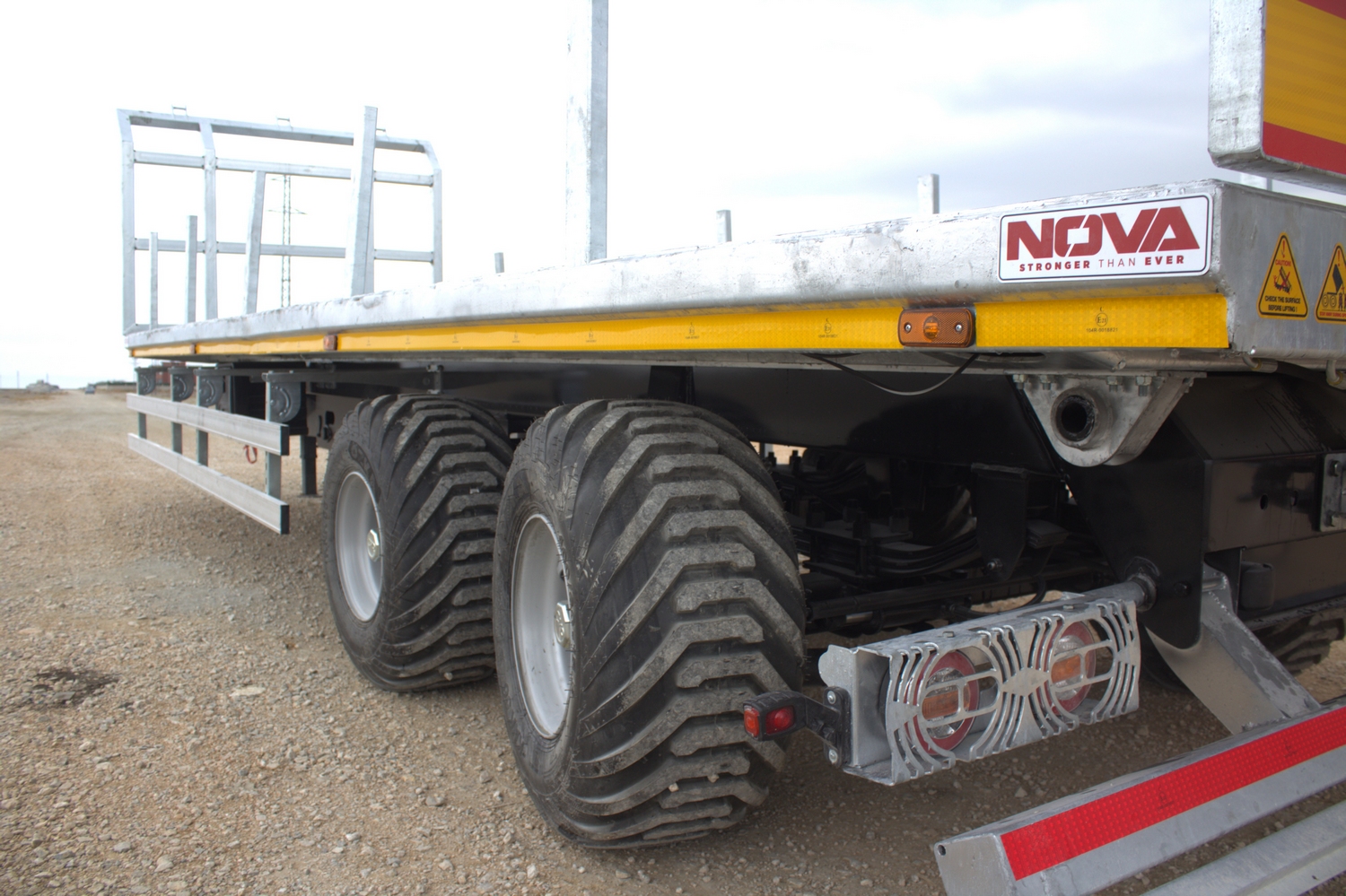 BALE TRAILER