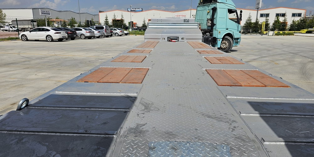 LOWBED TRAILER 4 AXLE