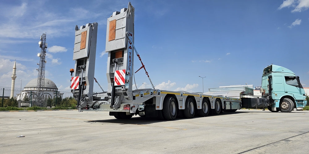 LOWBED TRAILER 4 AXLE