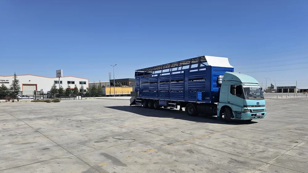 ANIMAL TRANSPORT SEMI TRAILER