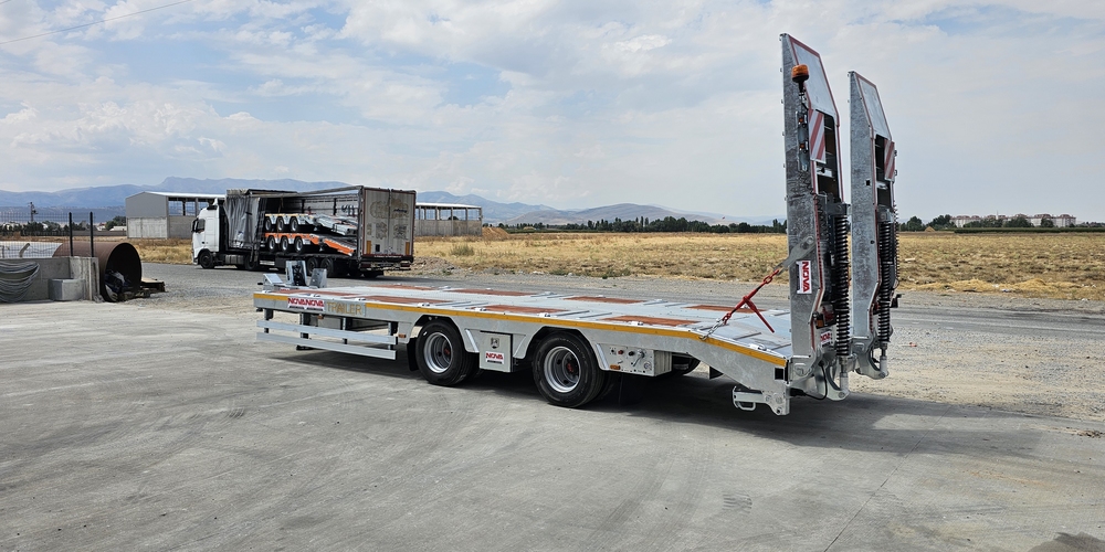 TANDEM LOWBED