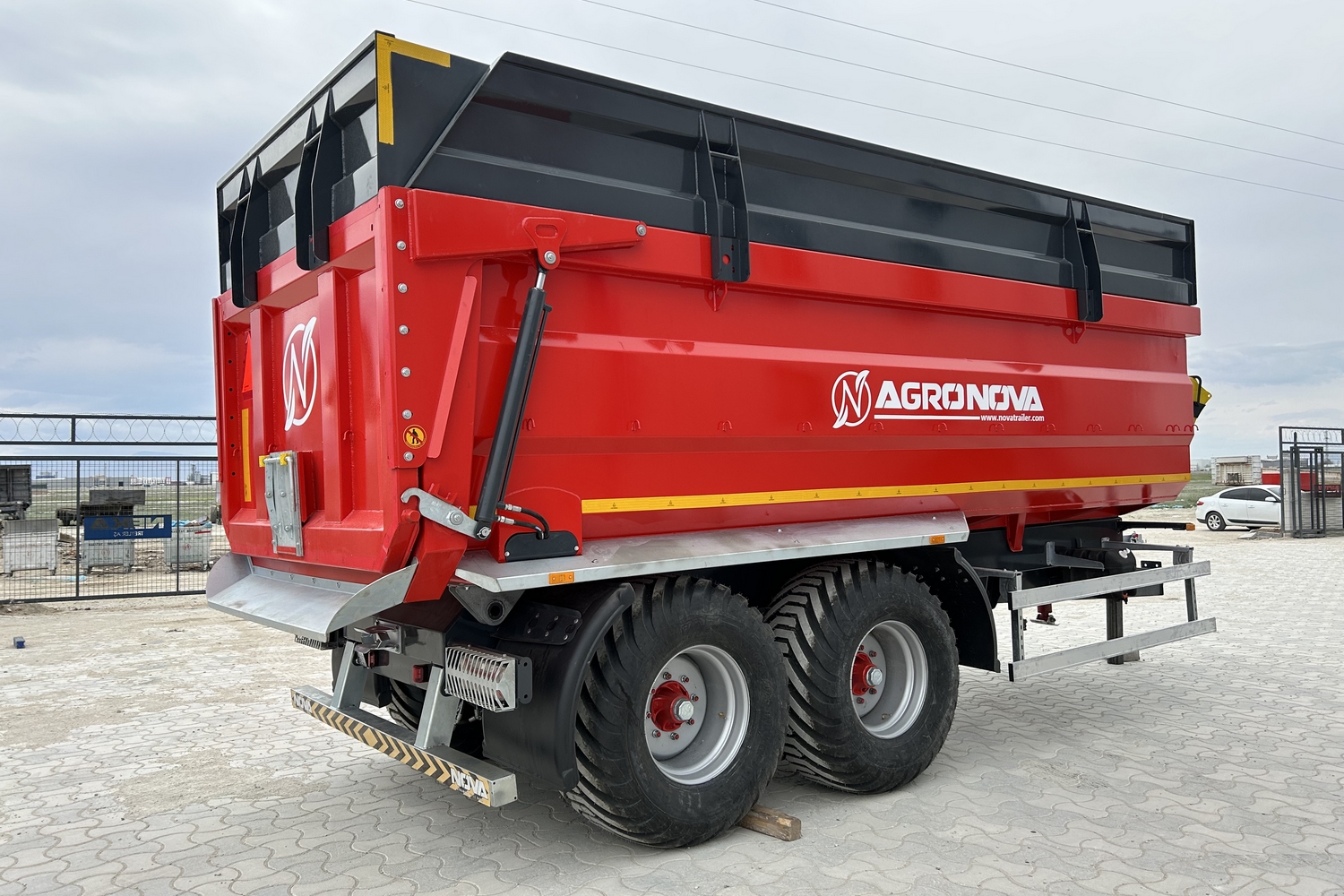 TANDEM DUMP TRAILER