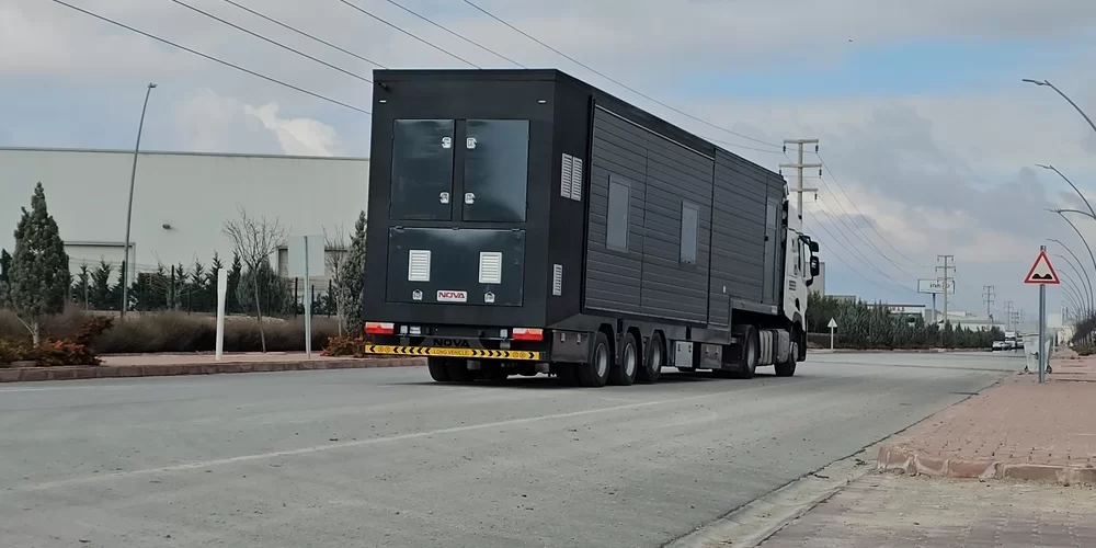 MOBILE SHOWROOM TRAILER