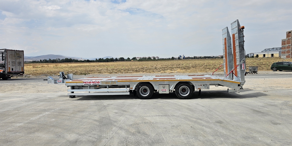 TANDEM LOWBED