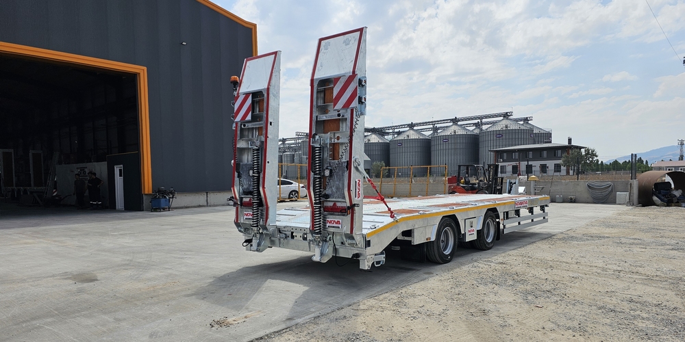 TANDEM LOWBED